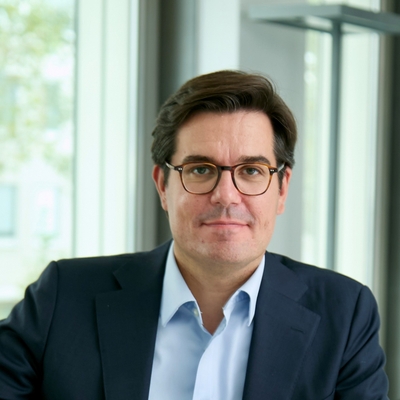 headshot of Jan-Michael Grages