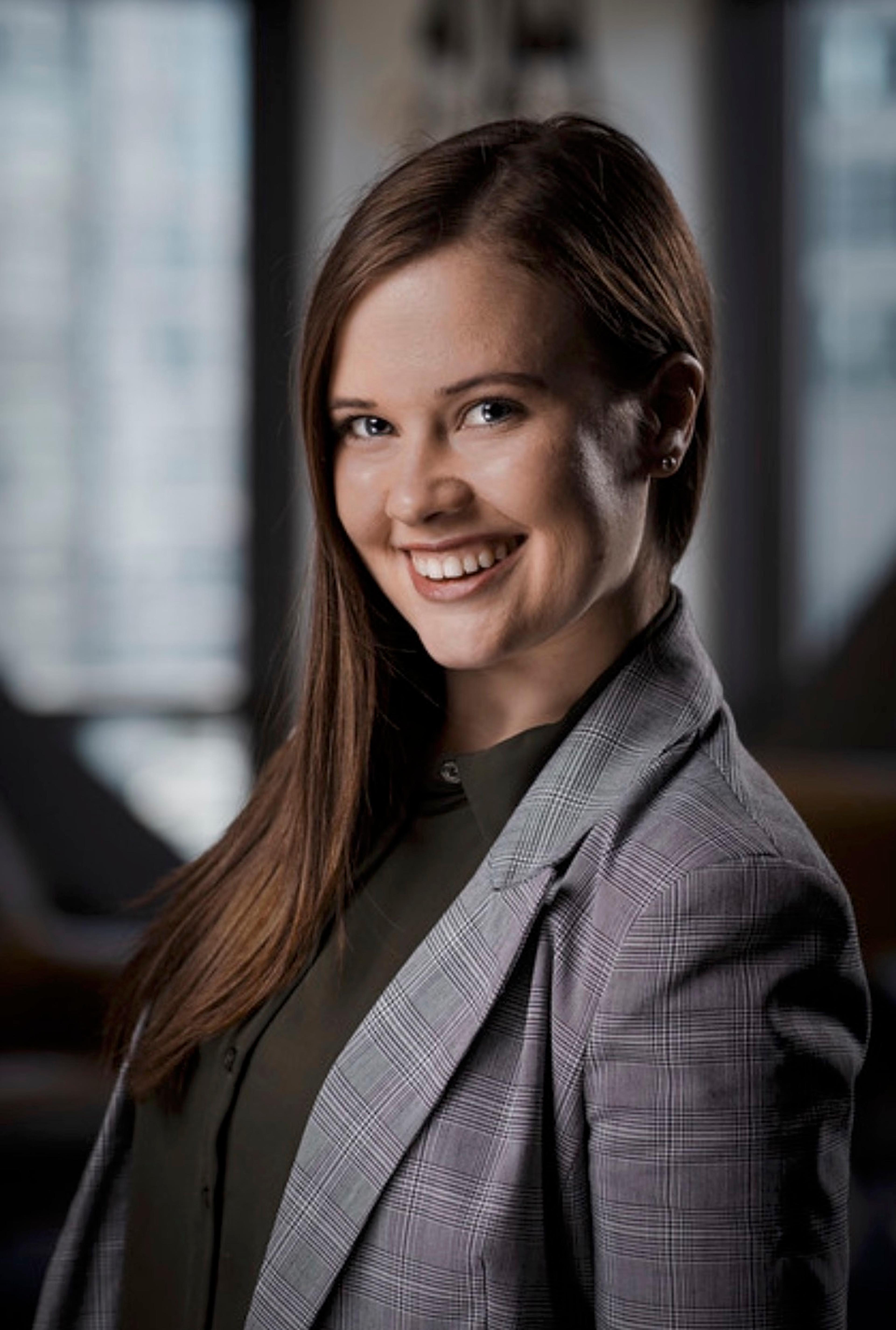 headshot of Clare Dussman