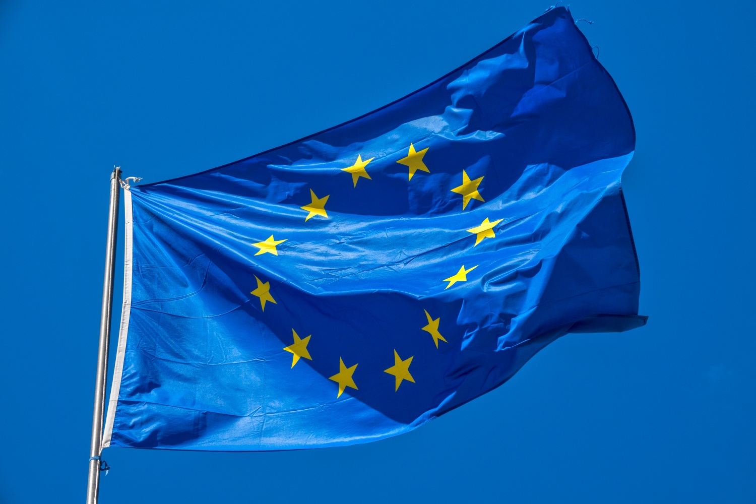 eu-flag-sky-eu-073025.jpg