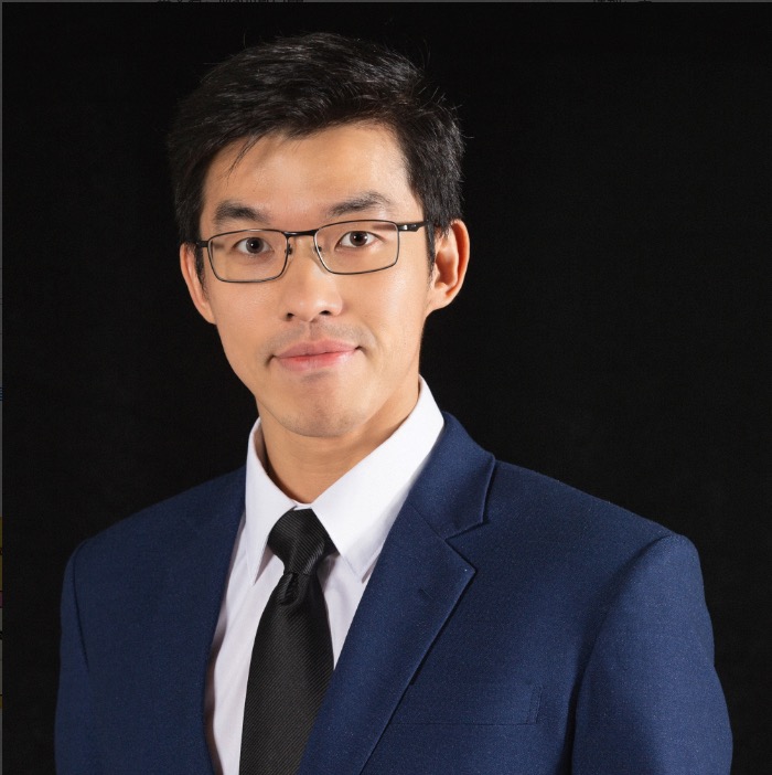 headshot of Manfred Tee