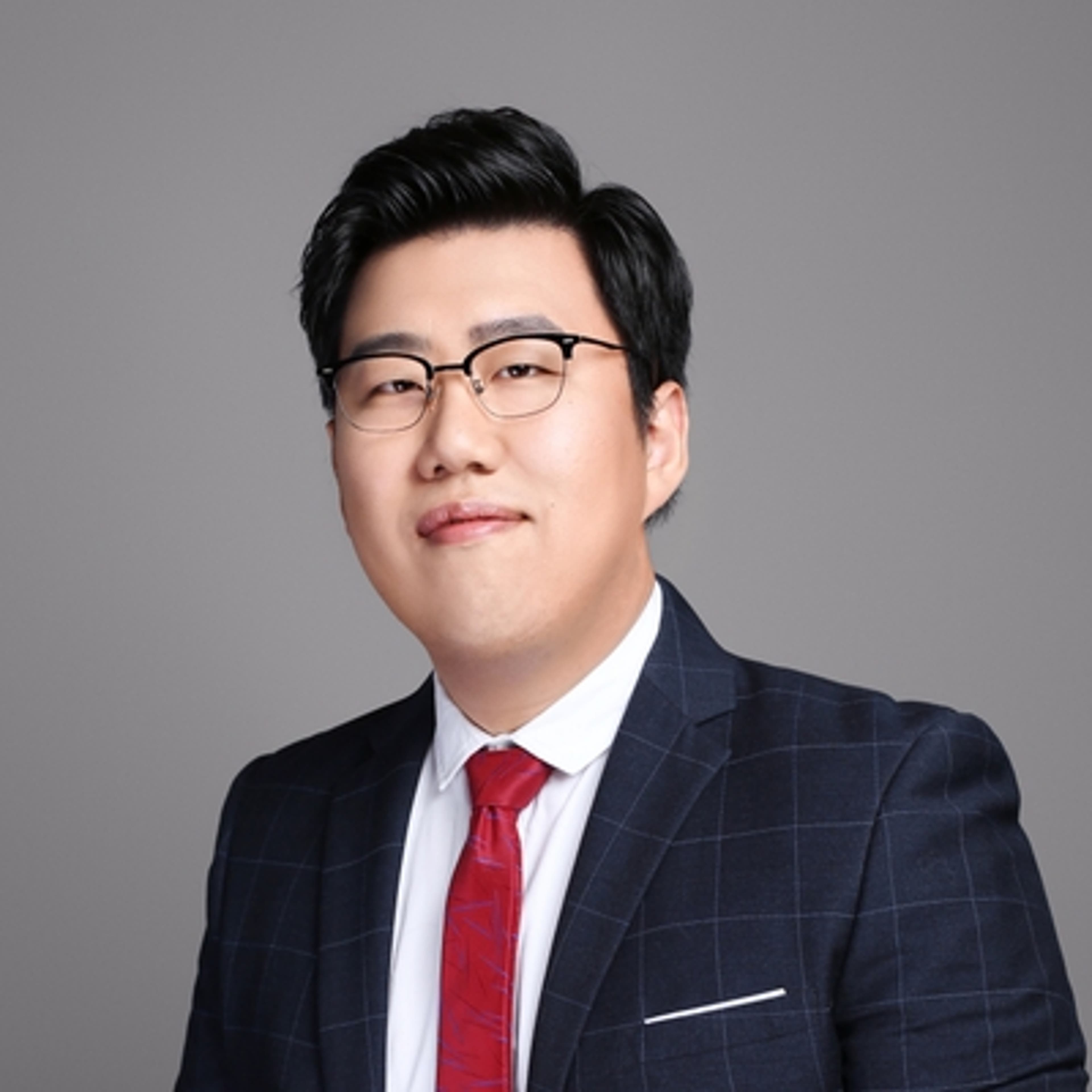 headshot of Jialiang Zhang