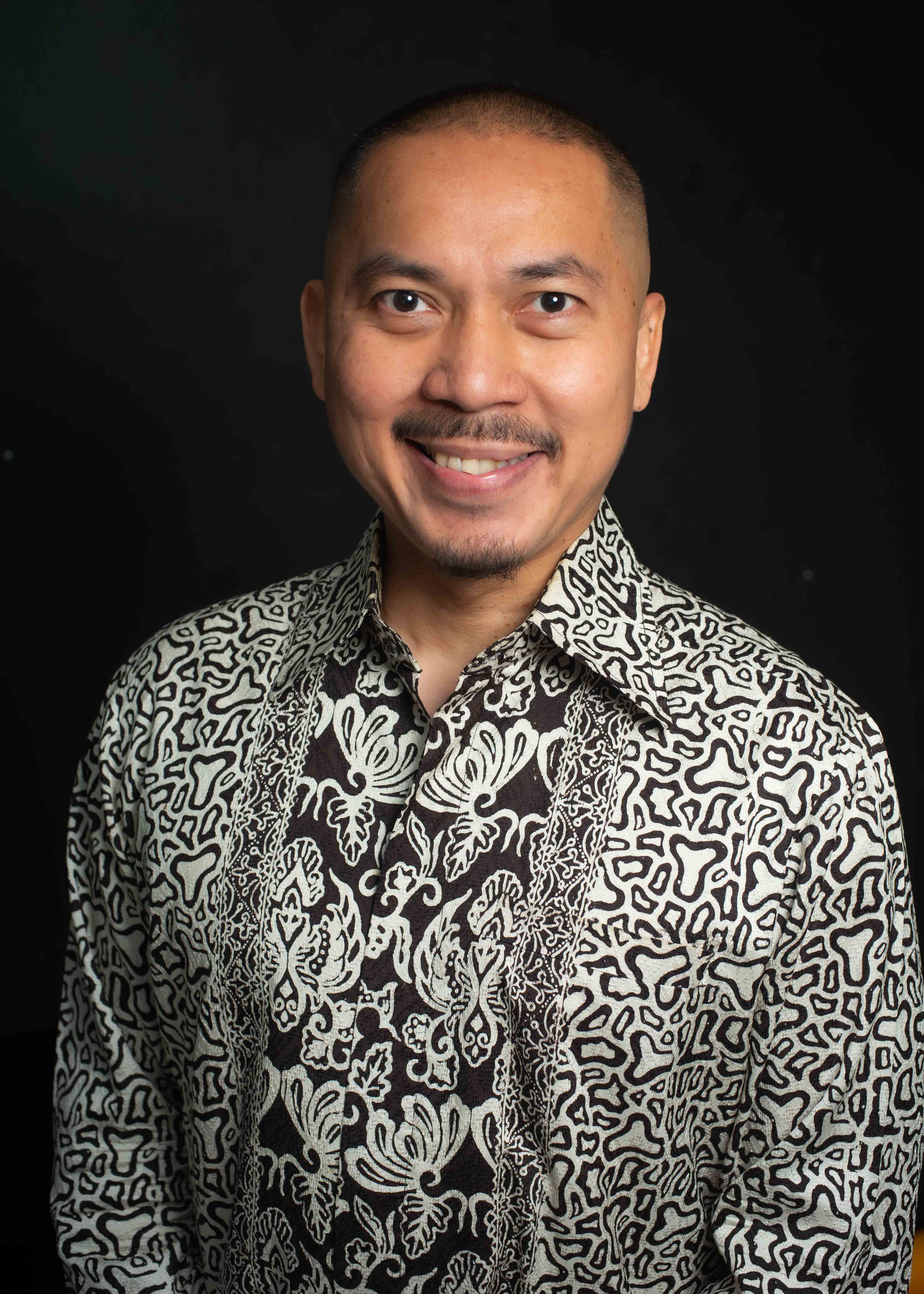 headshot of Noriswadi Ismail