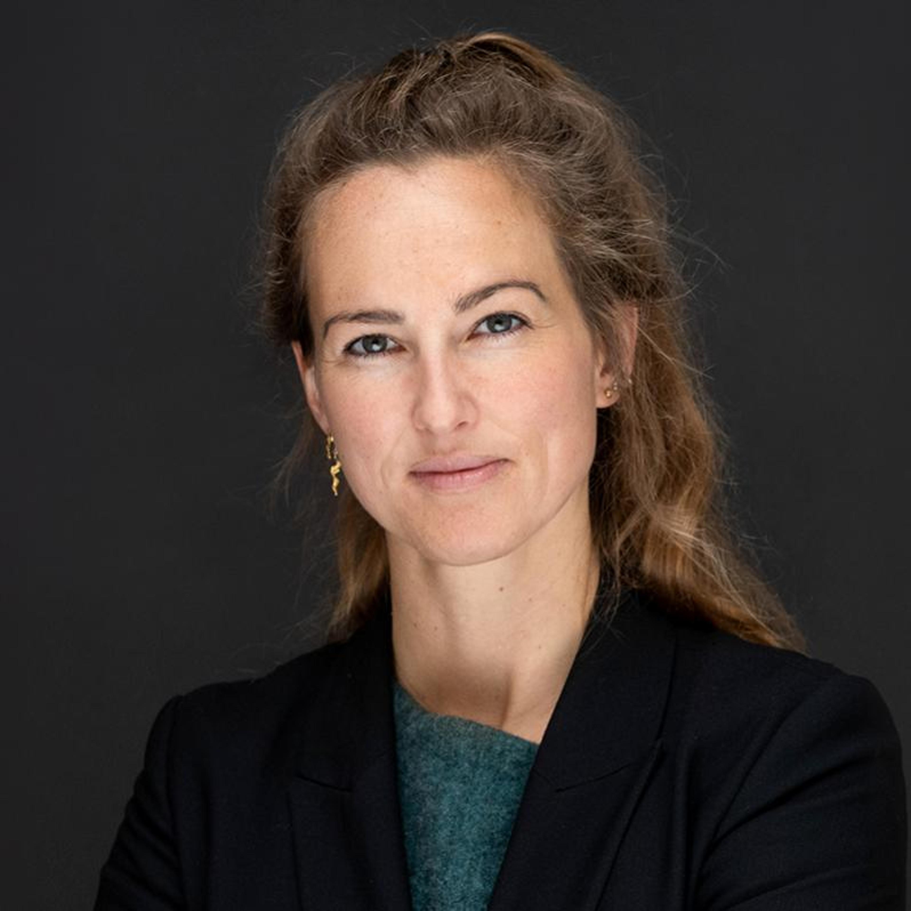 headshot of Lisa Pilgram
