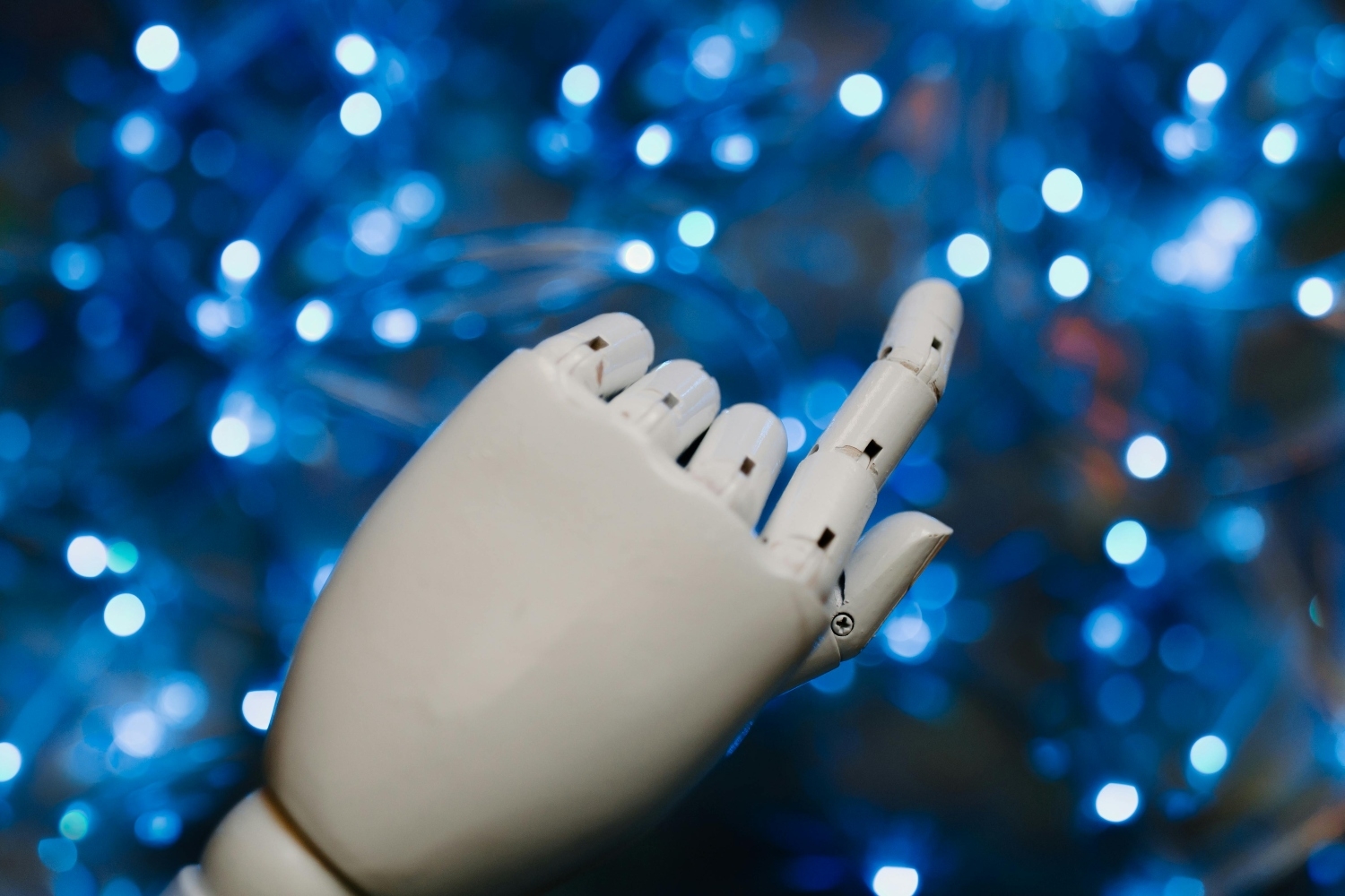 robotic-hand-ai-092624.jpg