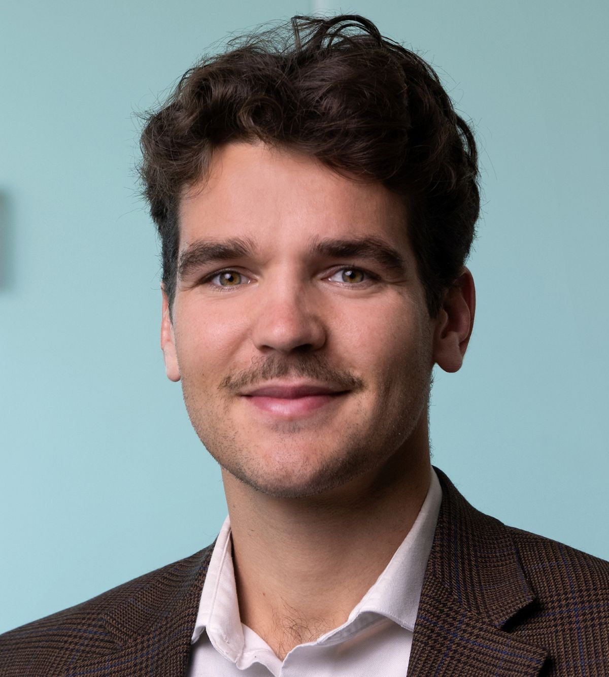 headshot of Justin Cary