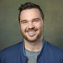 headshot of Kevin Roose