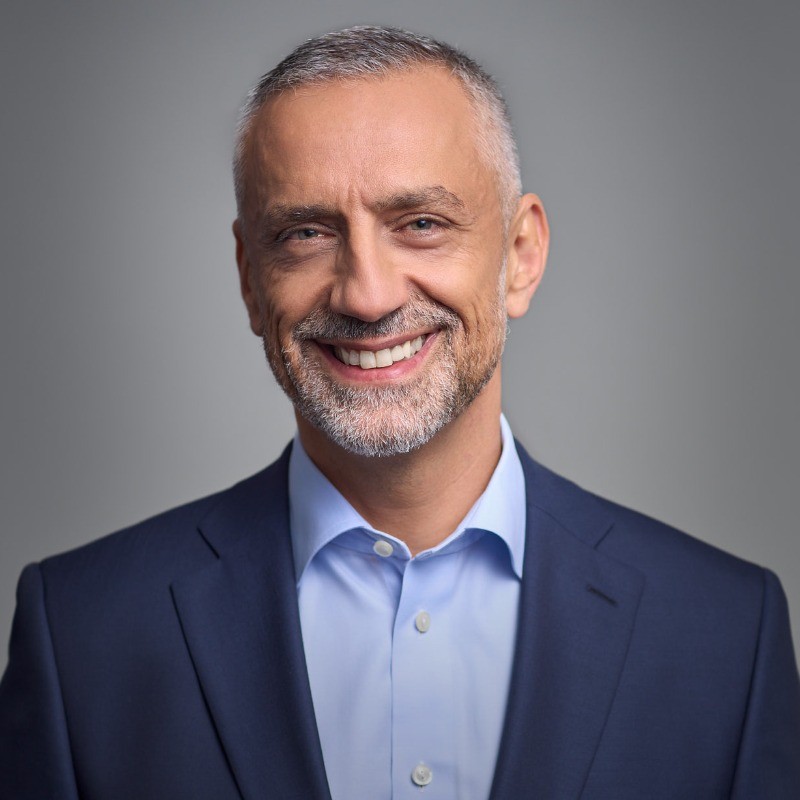 headshot of Hans-Peter Fischer