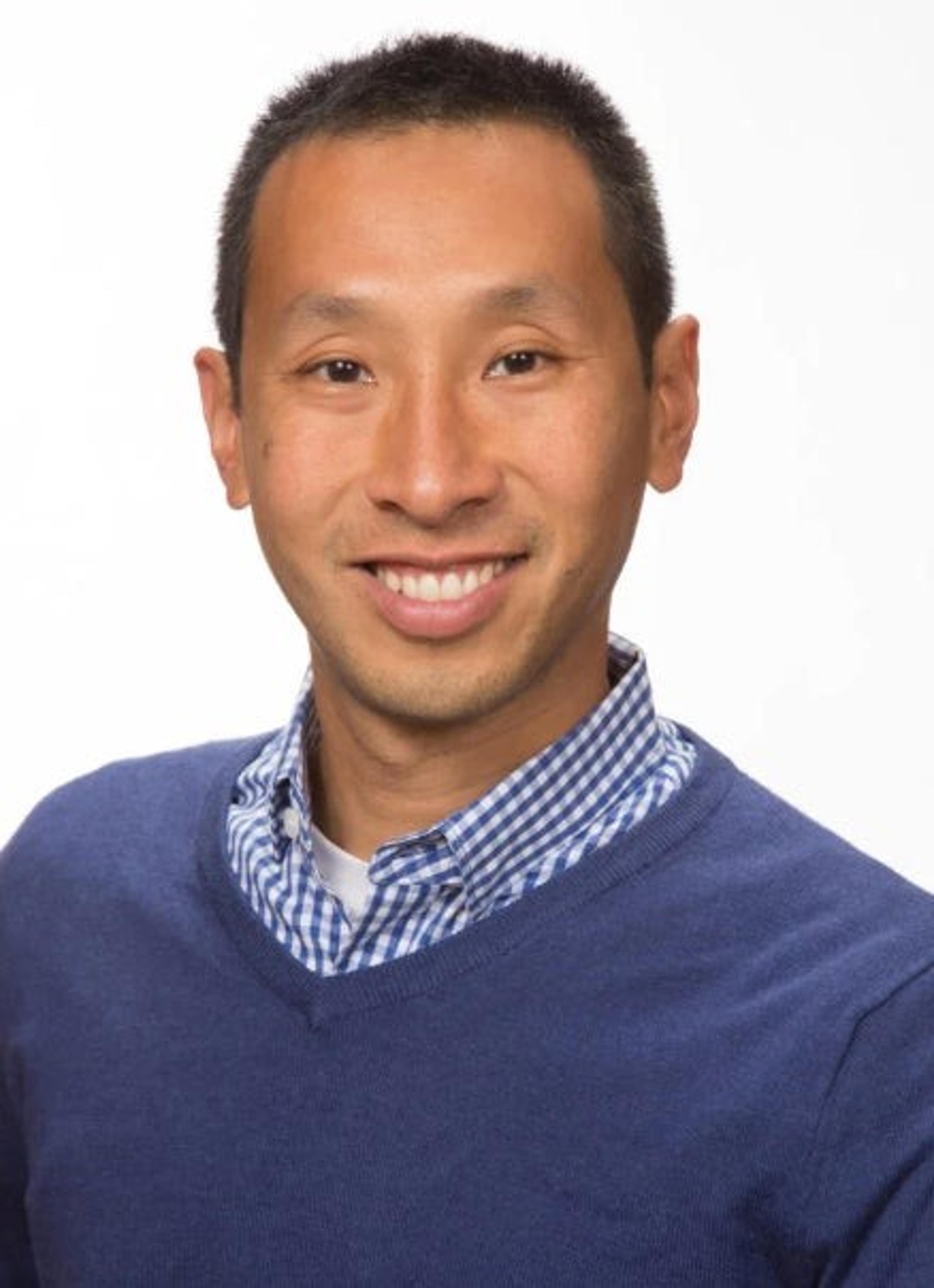 headshot of Mark Wu