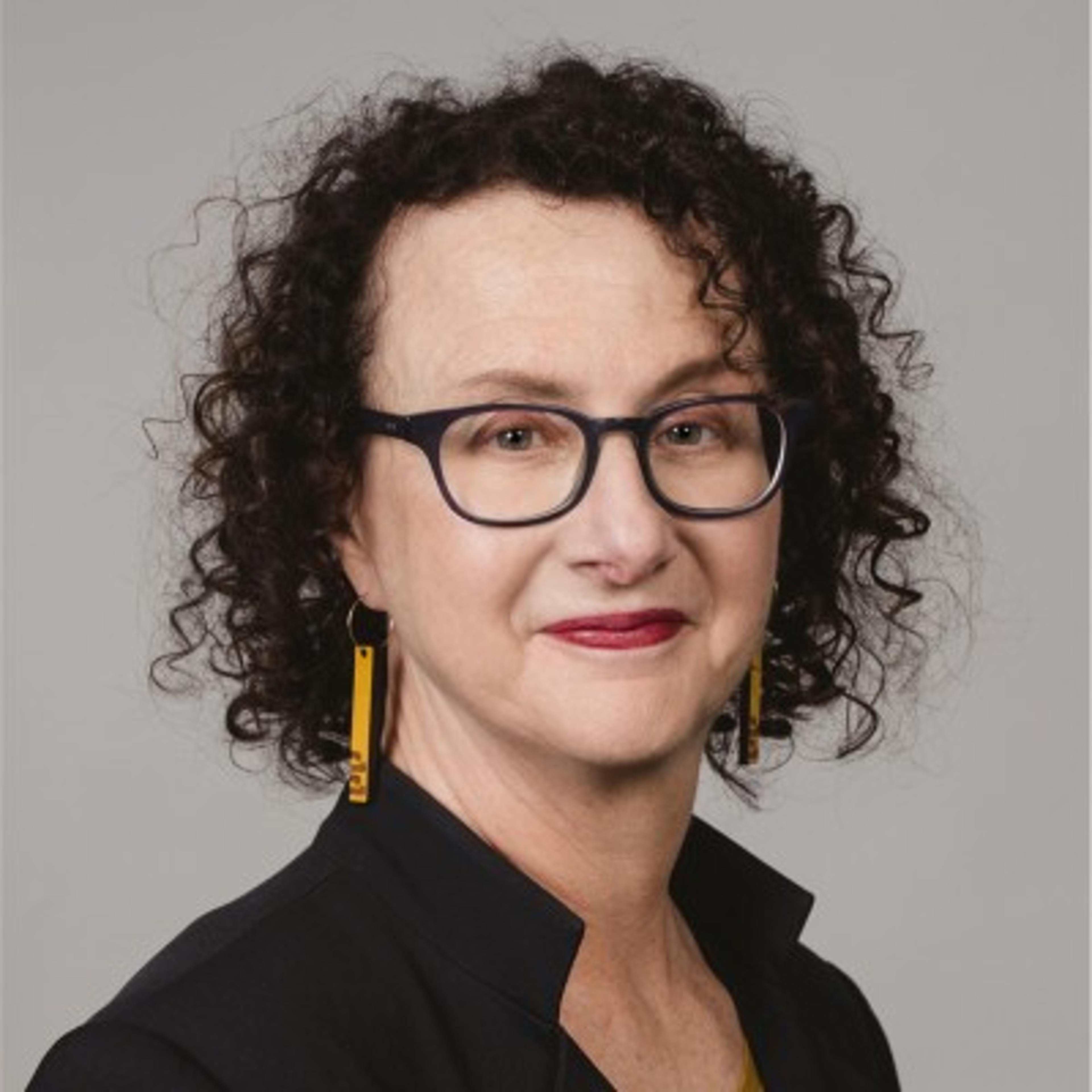 headshot of Liz MacPherson