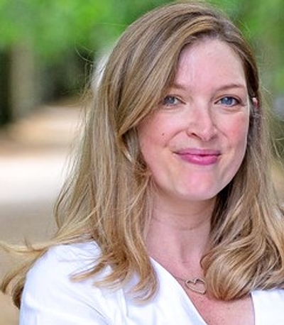 headshot of Anne-Claire Dubois