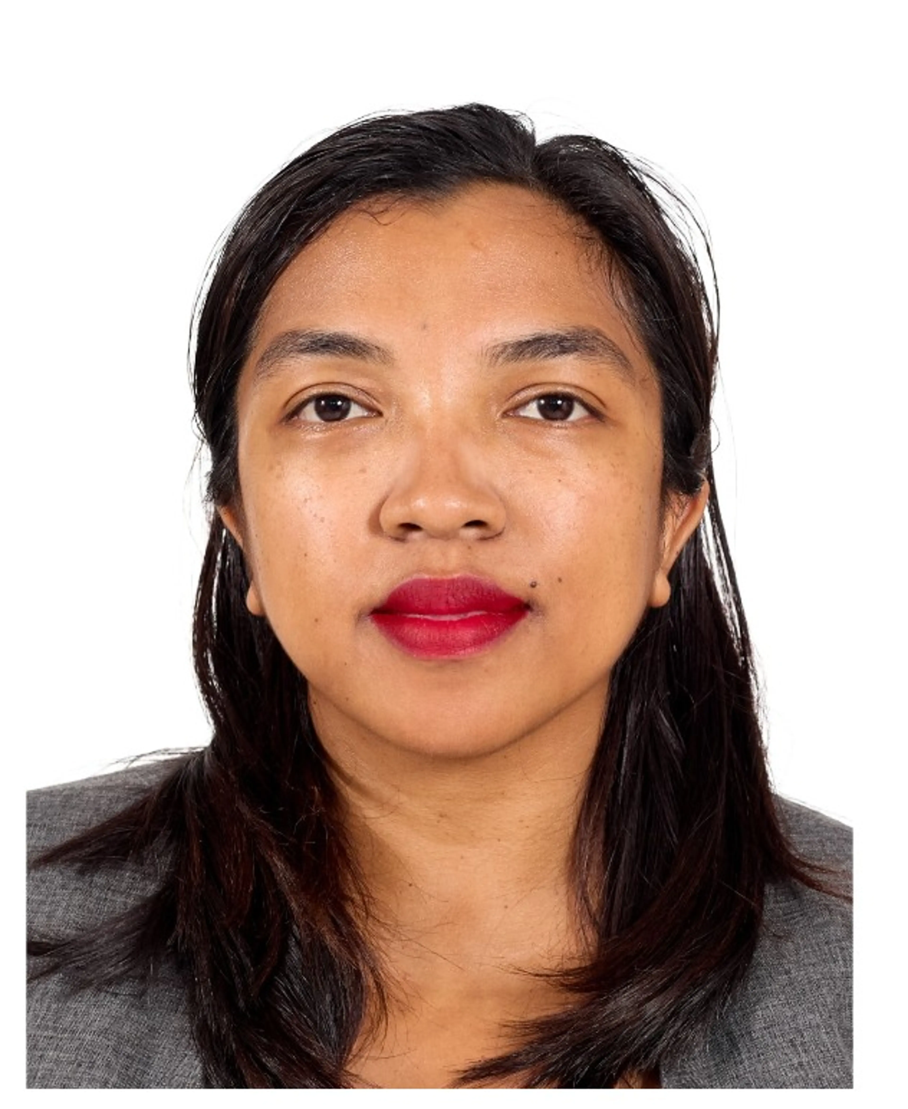 headshot of Reine Rakotobnarivo