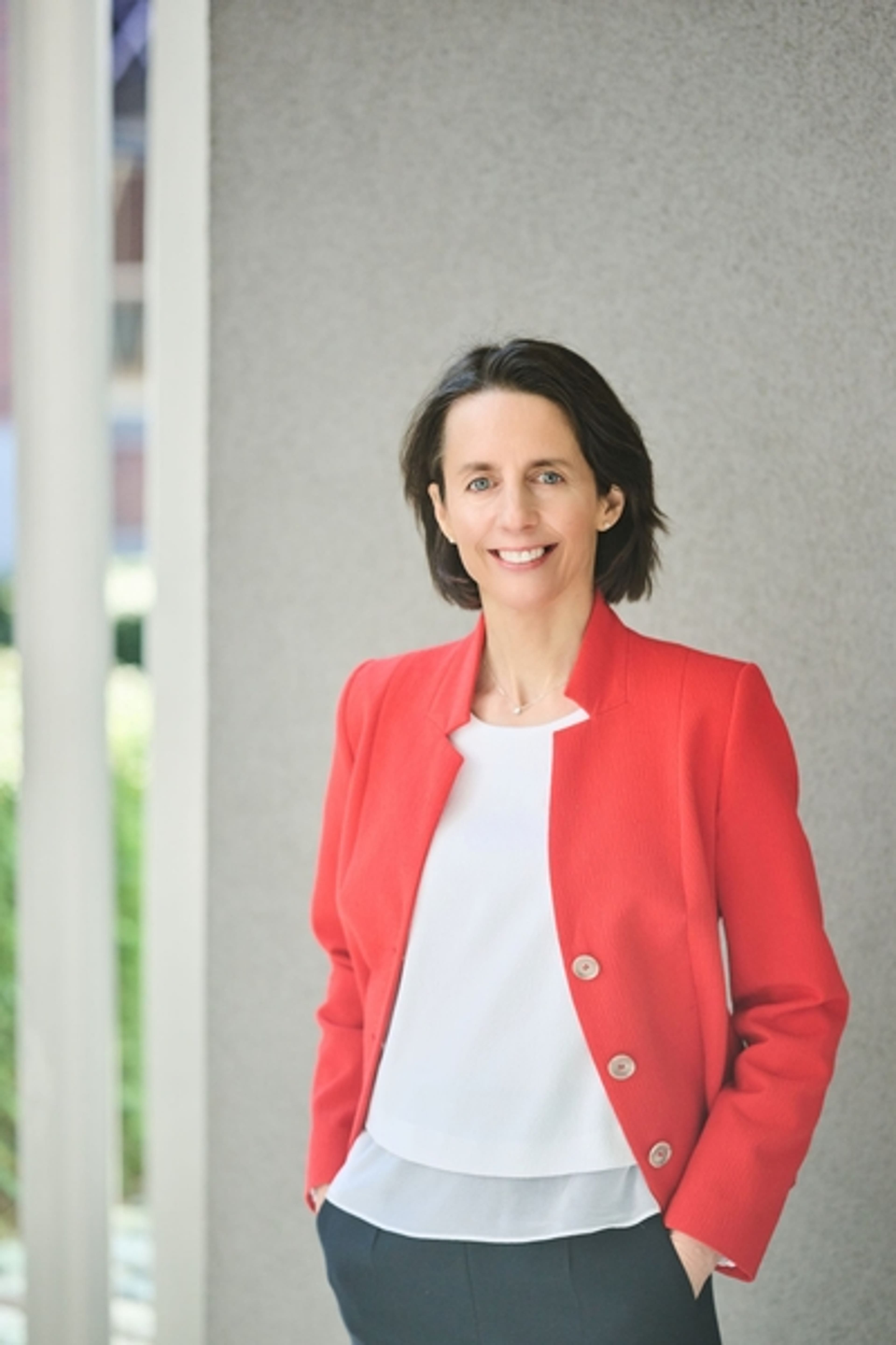 headshot of Caroline Louveaux