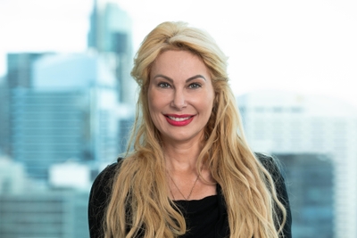 headshot of Kelly Henney