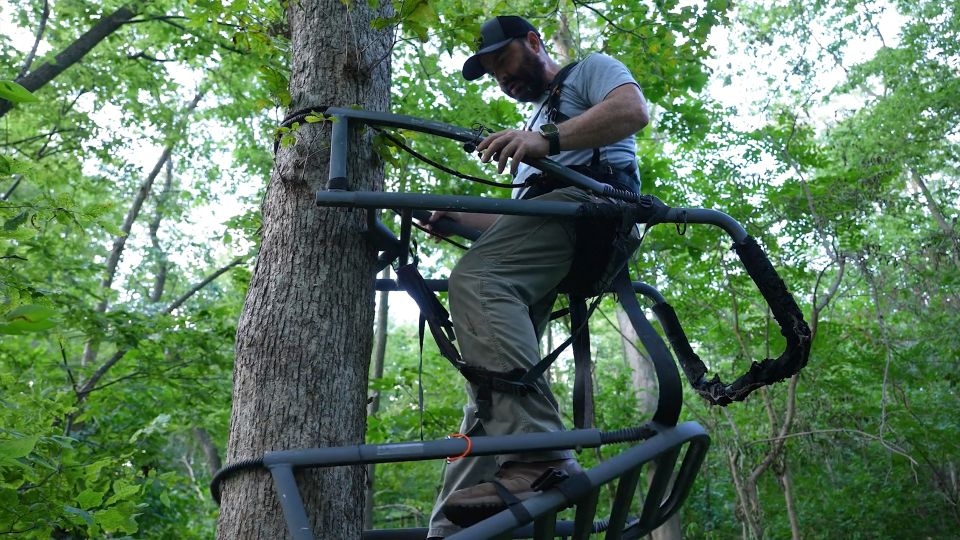 Image relating to How to Use a Climbing Treestand
