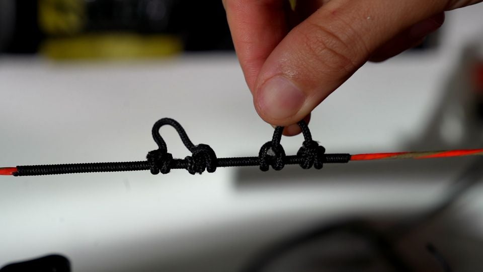 How to tie a D-Loop on Your Bowstring