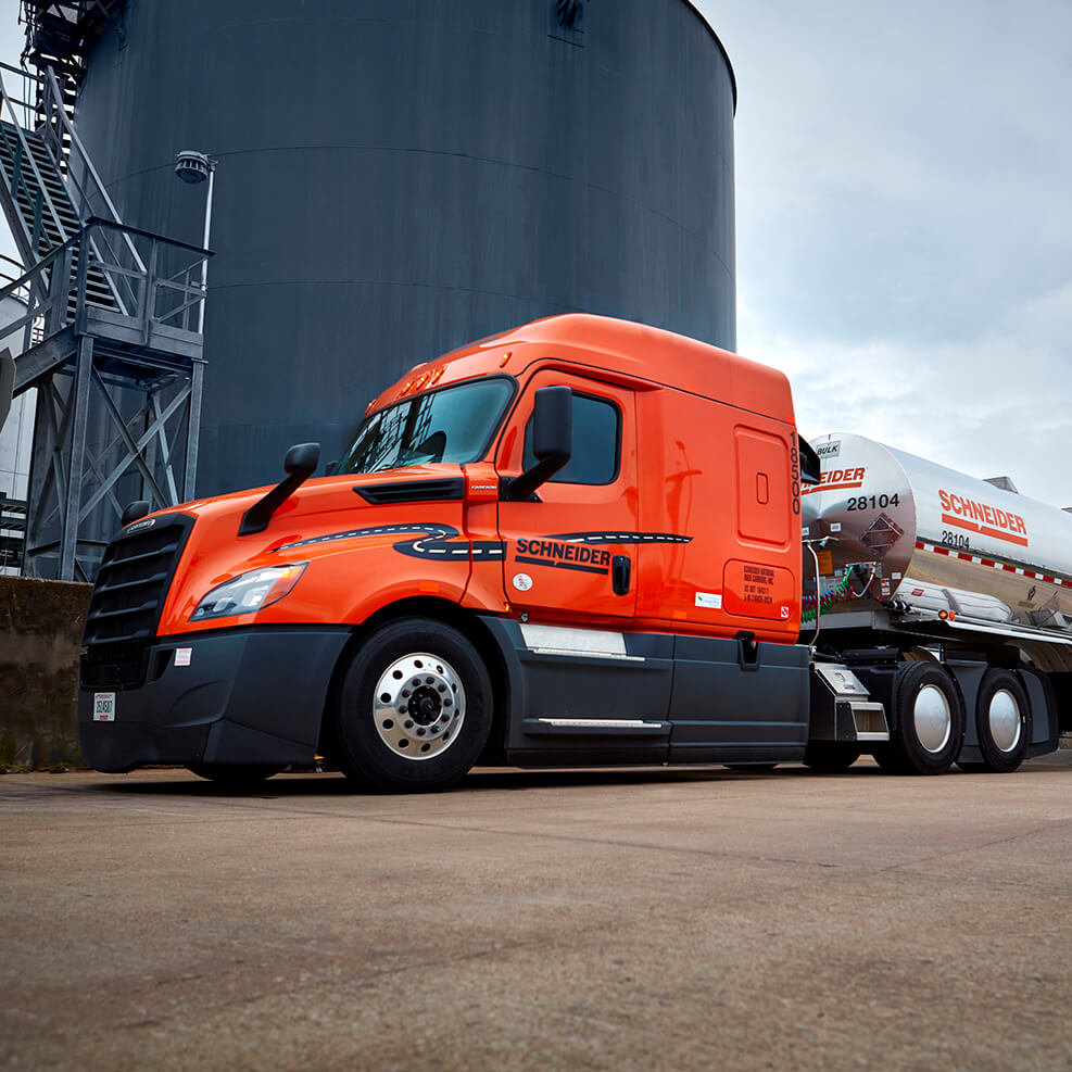 Truck driver orientation checklist: Essentials for Schneider