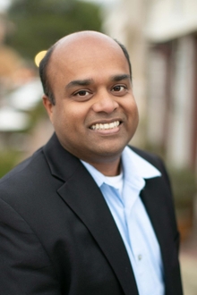 Francis Kurupacheril headshot