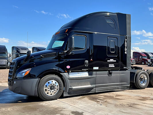 2024 Freightliner Cascadia: View price details and truck features