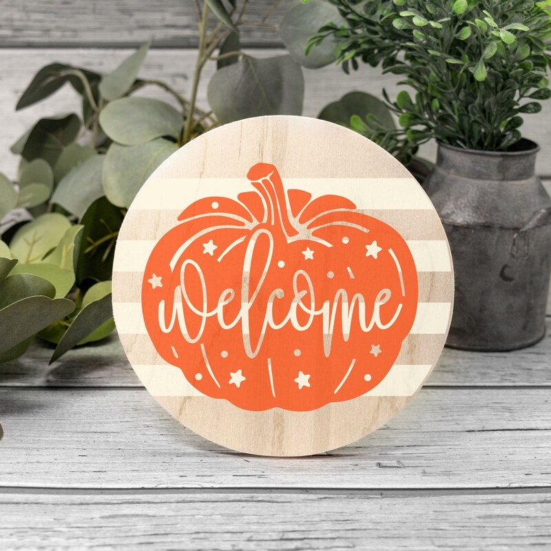 welcome pumpkin sign