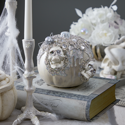 white skull and pearl pumpkin 