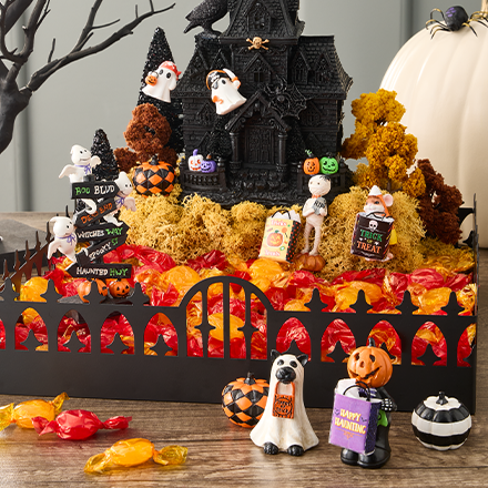 mini Halloween figurines and house
