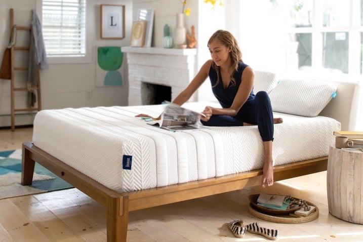 Compare Mattresses: Memory Foam, Spring Coil, Hybrid | Leesa