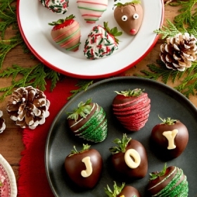 Christmas Dipped Berries >