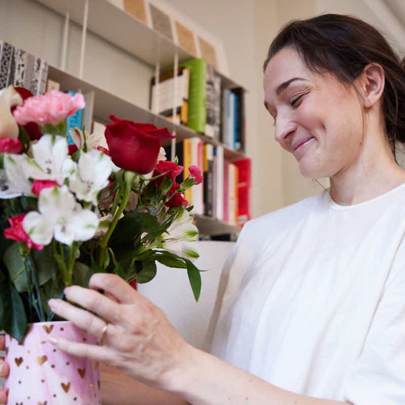 Last-minute, same-day delivery Valentine's Day gifts at 1-800-Flowers