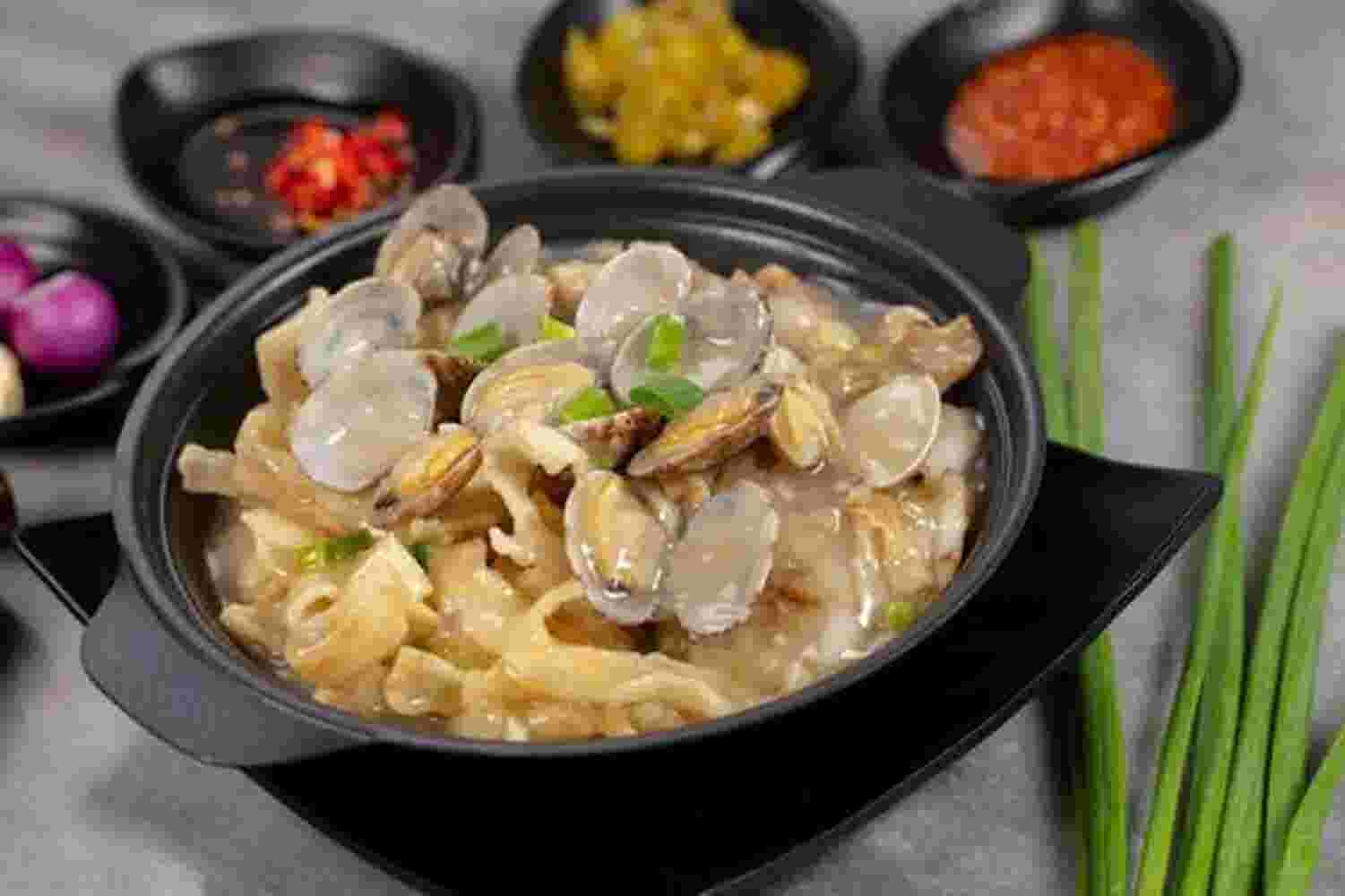 Asian food at WOK MASTER