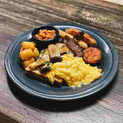 Asian food at Shen&Co Cafe Antiques