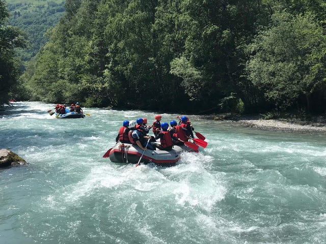 00089436-la-plagne-1800-mineurs-raft.jpg