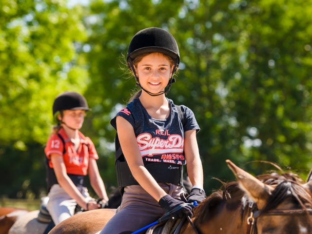 00091005-chesnoy-mineurs-equitation.jpg