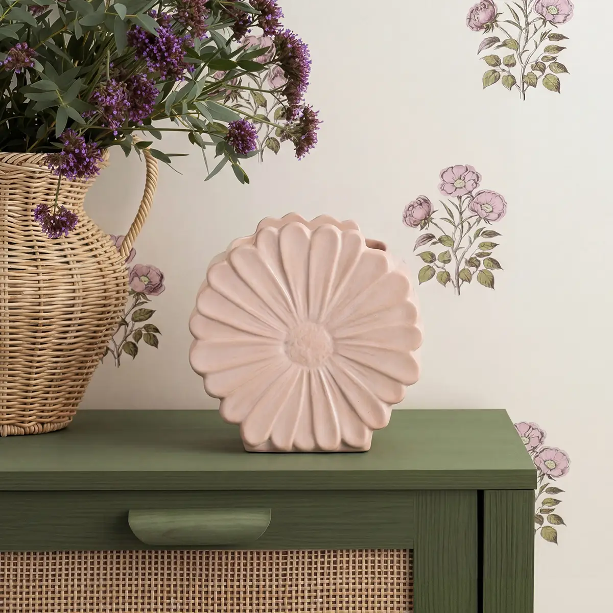 Daisy Warmer