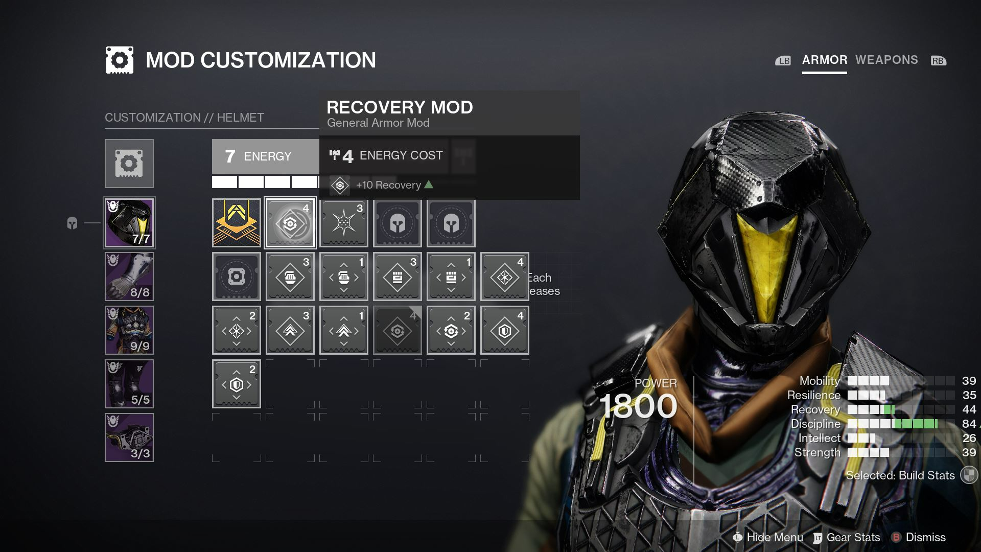 Imagem de um Arcano e da nova tela de personalização de mods em Destiny 2: Queda da Luz