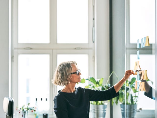woman learning a language with the berlitz method