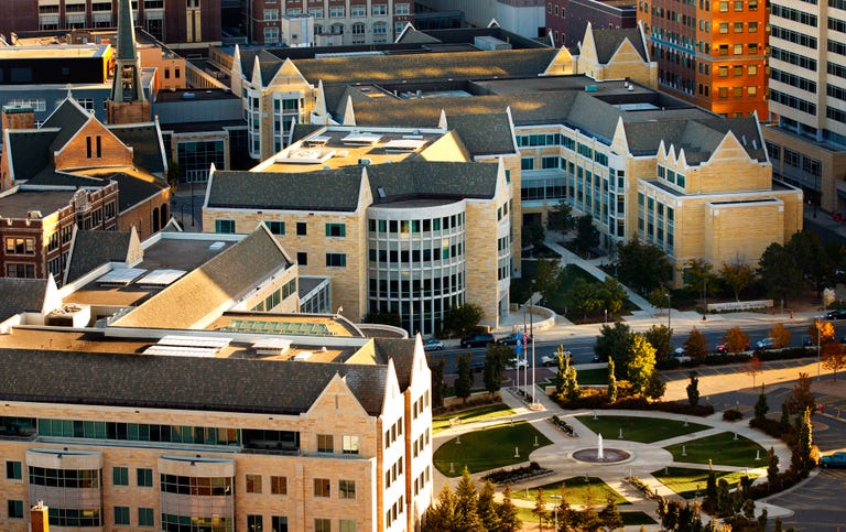 Univ-St-Thomas.jpg
