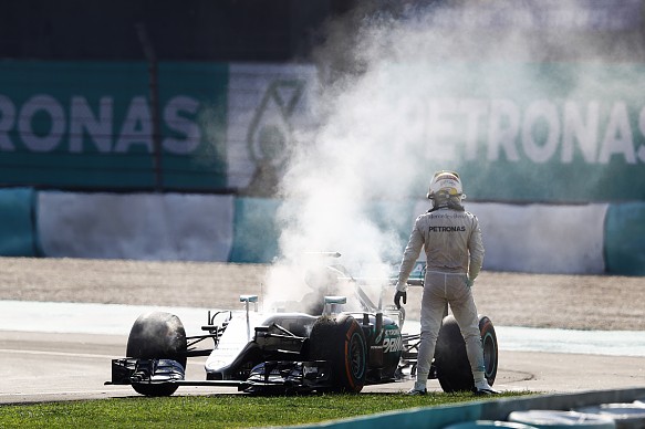 F1: Mercedes discovers Hamilton failure cause | RACER