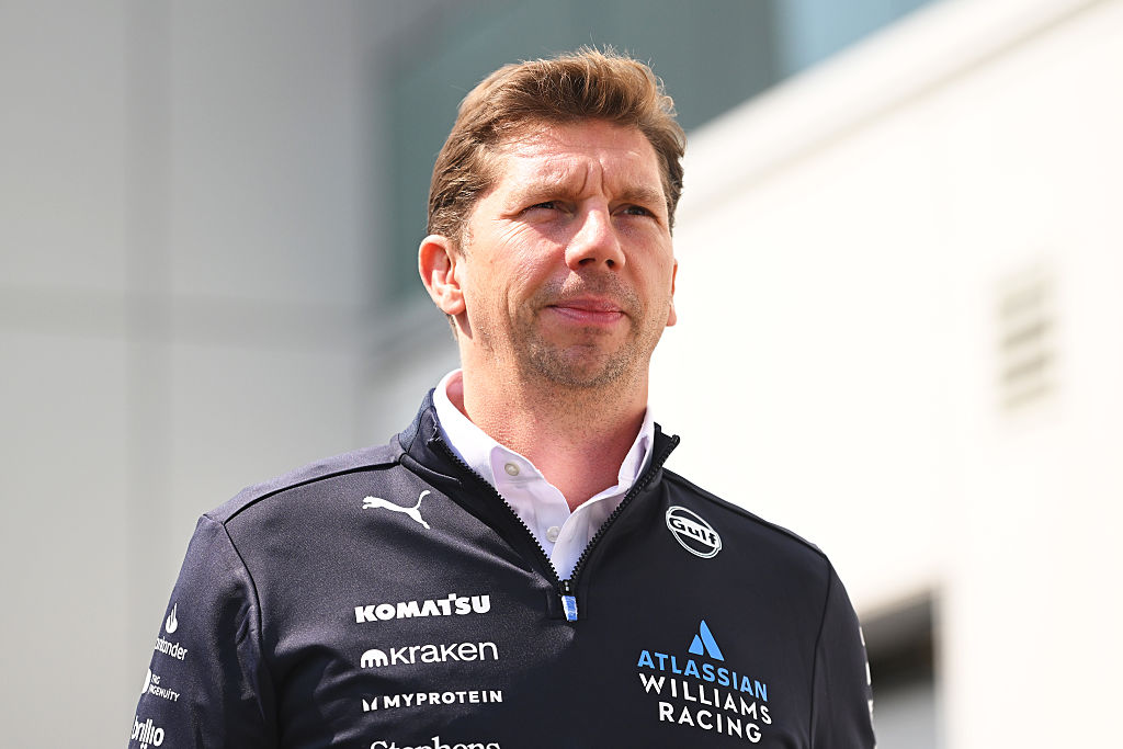 Vowles signs new long-term deal to stay at Williams