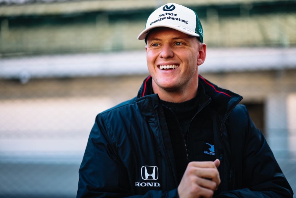 Schumacher to race in IndyCar with RLL