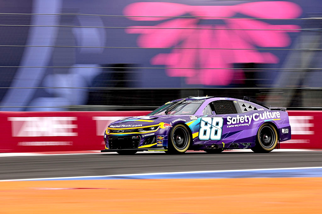 Van Gisbergen roars into Cup Series playoffs with Mexico City walloping