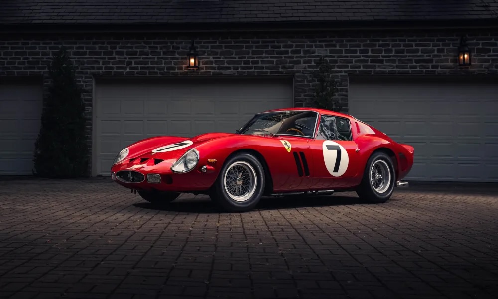 フェラーリ1962&2003(250GTO Enzo Ferrari) This Historic 1962 Ferrari GTO Just Sold for a Record $51.7