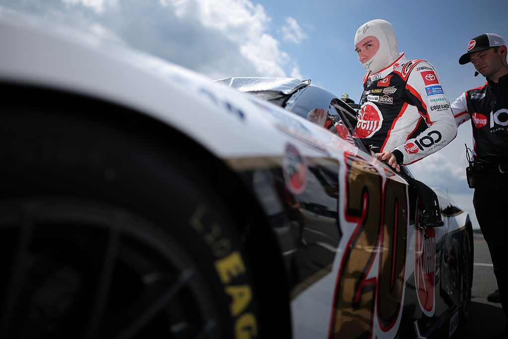 Bell working with third spotter in a month at Atlanta