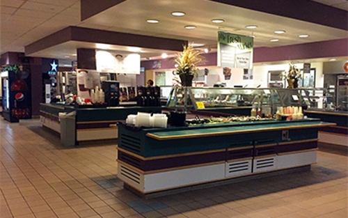 Stations with different food and beverage options provide a wide variety of dining options for Boomerang Café patrons.