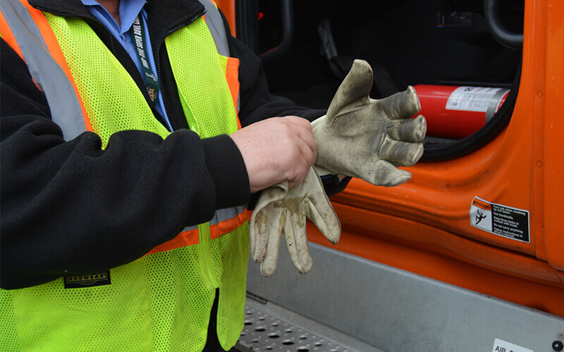 Leather gloves for truck drivers