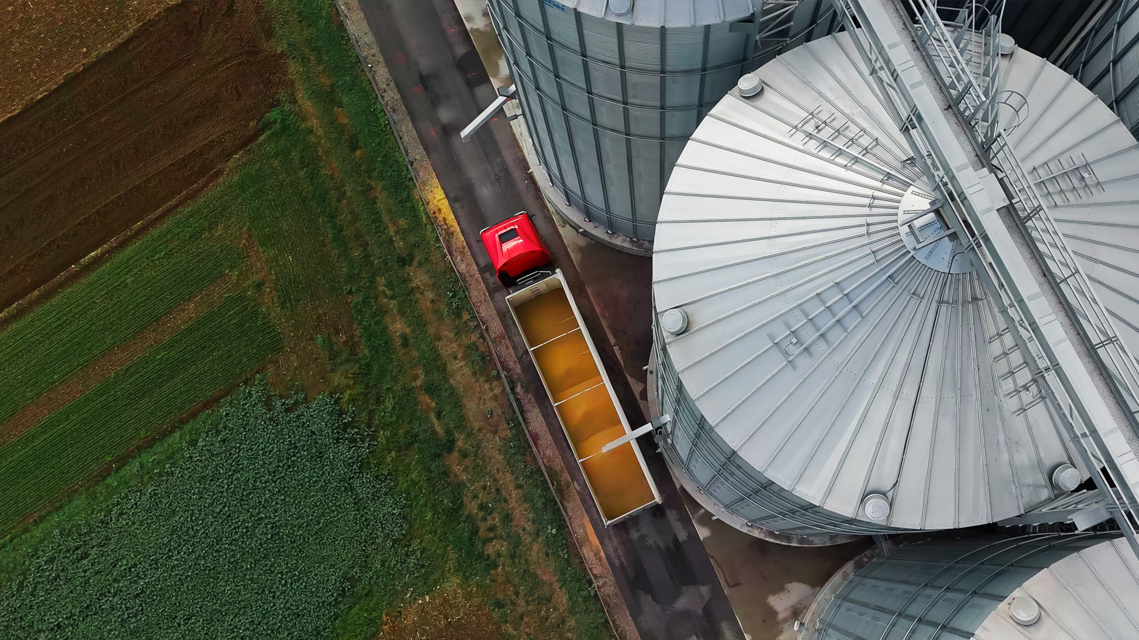 Grain silos and transport equipment