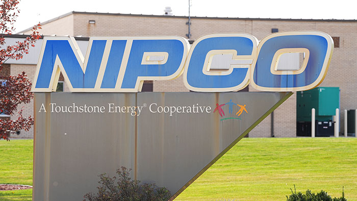 CustomerStoryPics-2024AR-700x394_0015_NWIowaPower2.jpg