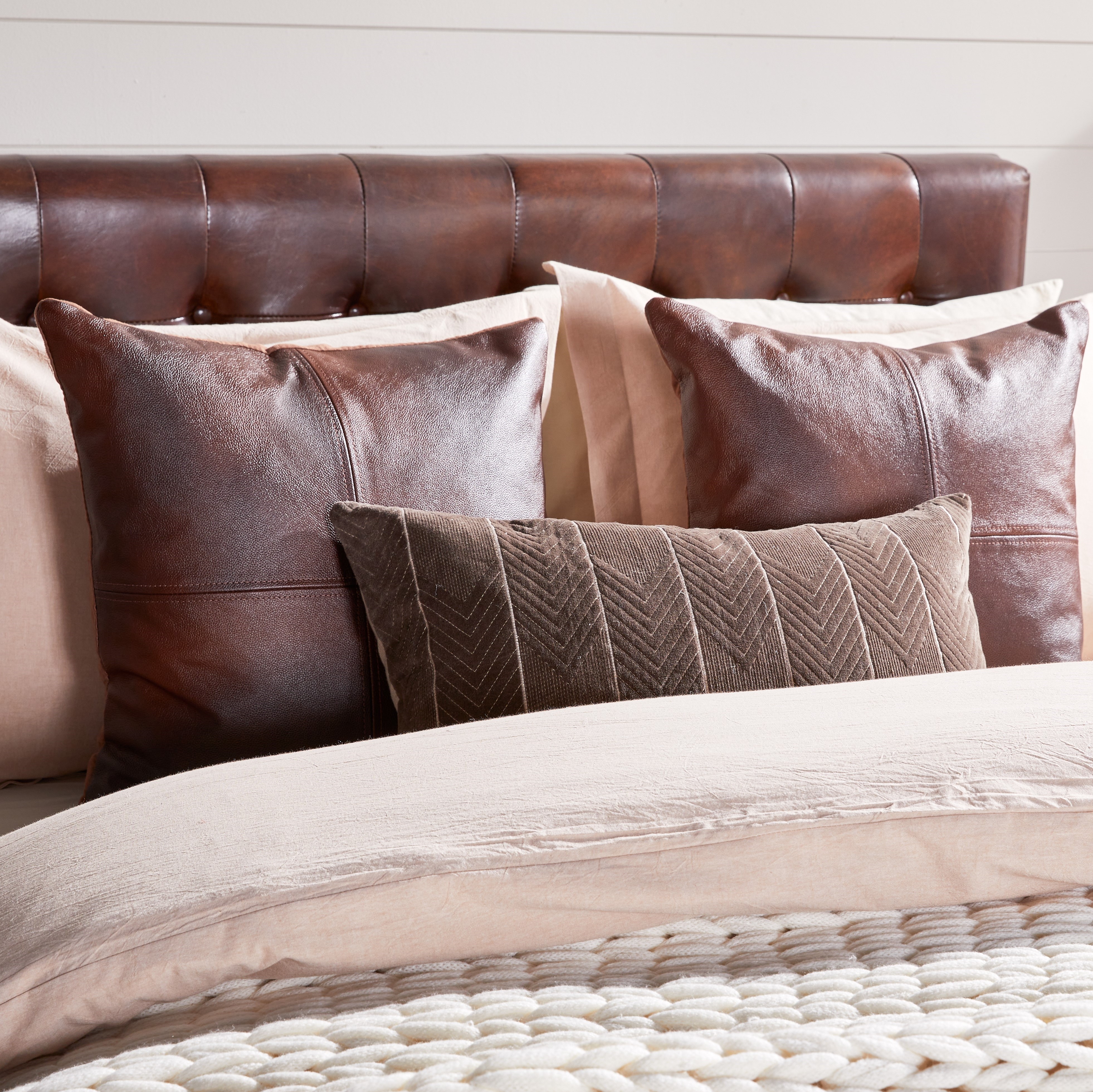 Arranging pillows symmetrically on a king bed 