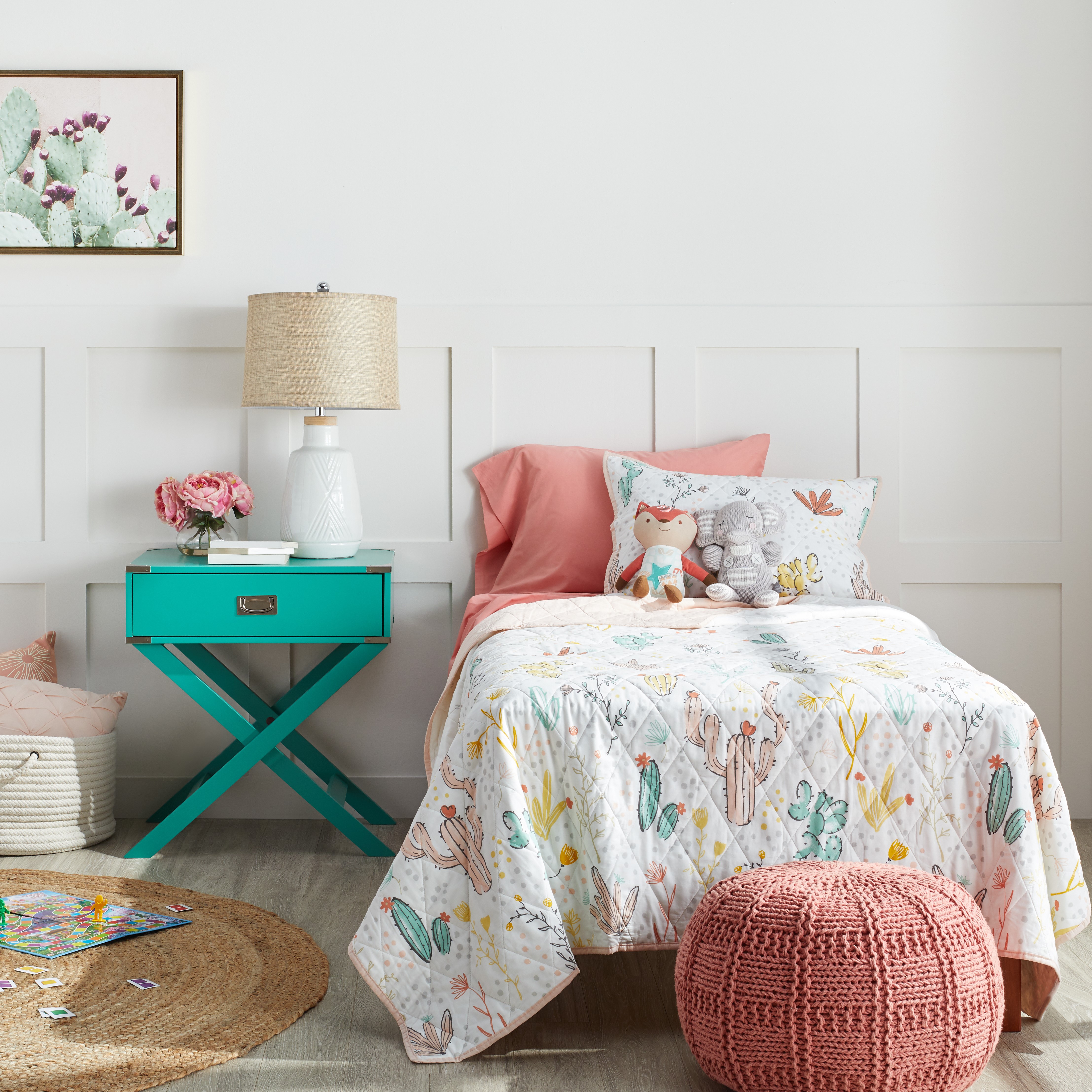 Simple Layered Look of Pillows on a Twin Bed
