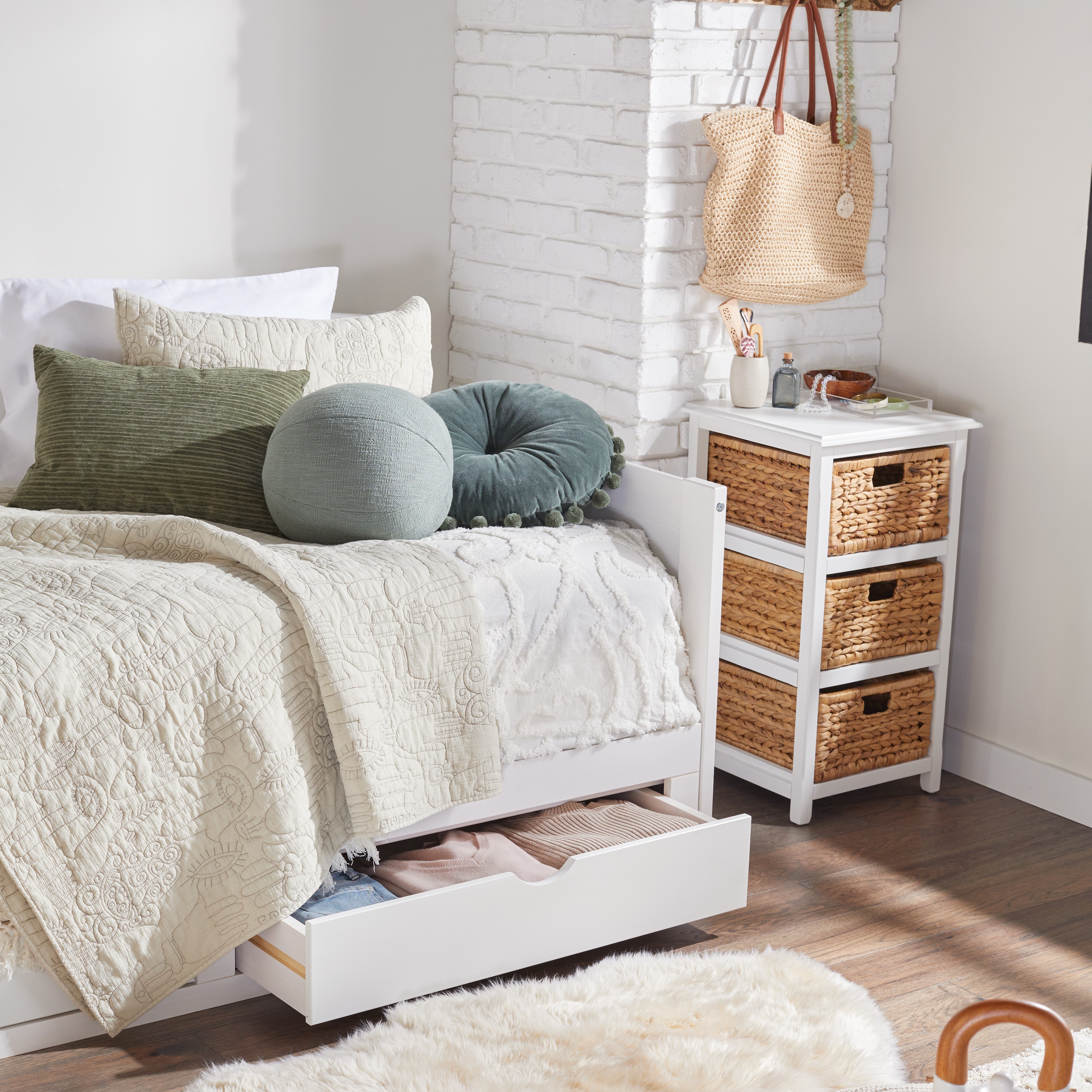 Layering Pillows on a Twin Bed