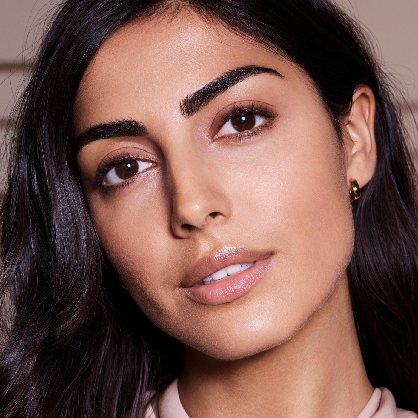 The Best Makeup Tricks To Use For An All-Day Glow